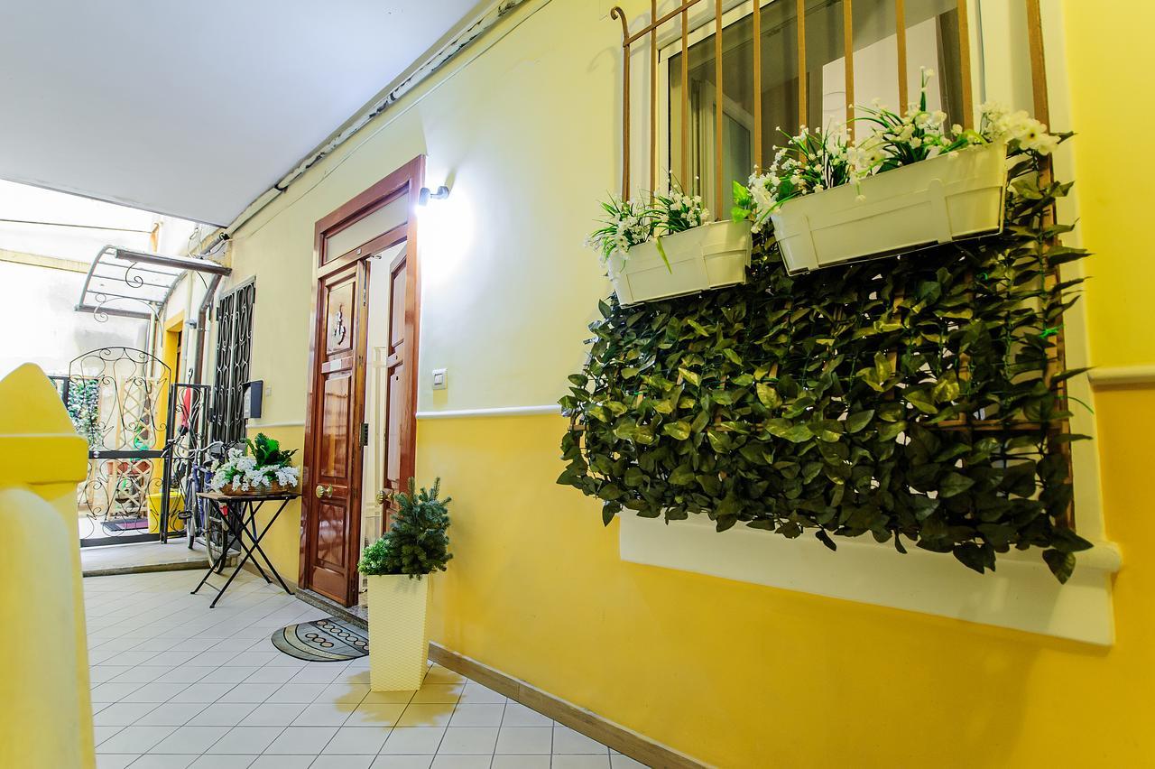 Margherita'S Apartment Salerno Exterior foto
